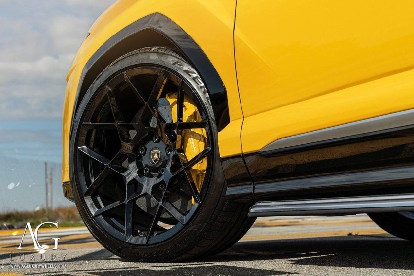 Lamborghini Urus r23