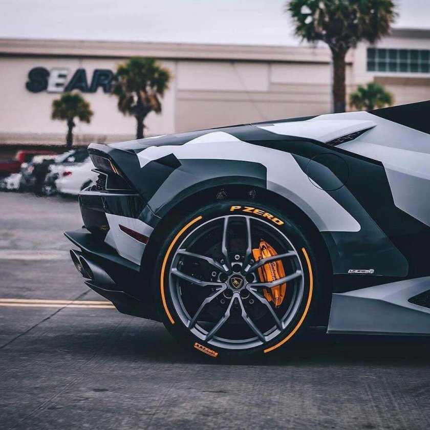 Ламборгини Хуракан камуфляж