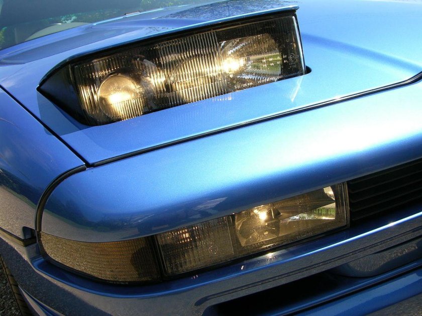 БМВ 8 С выдвижными фарами