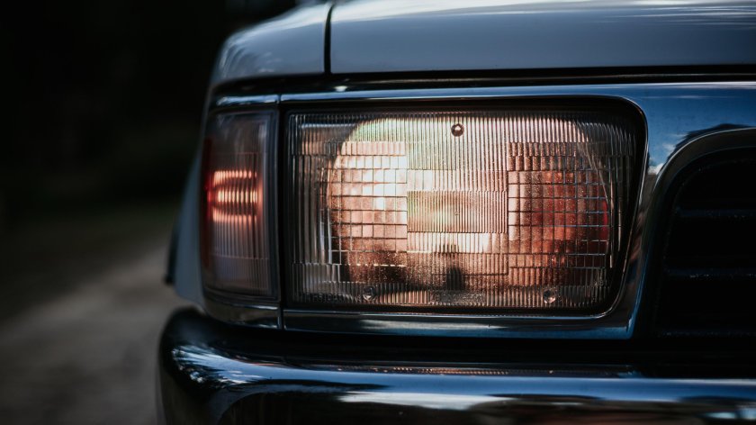 Фара машины