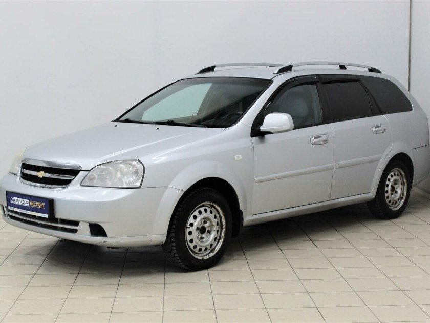 Шевроле Лачетти универсал белый