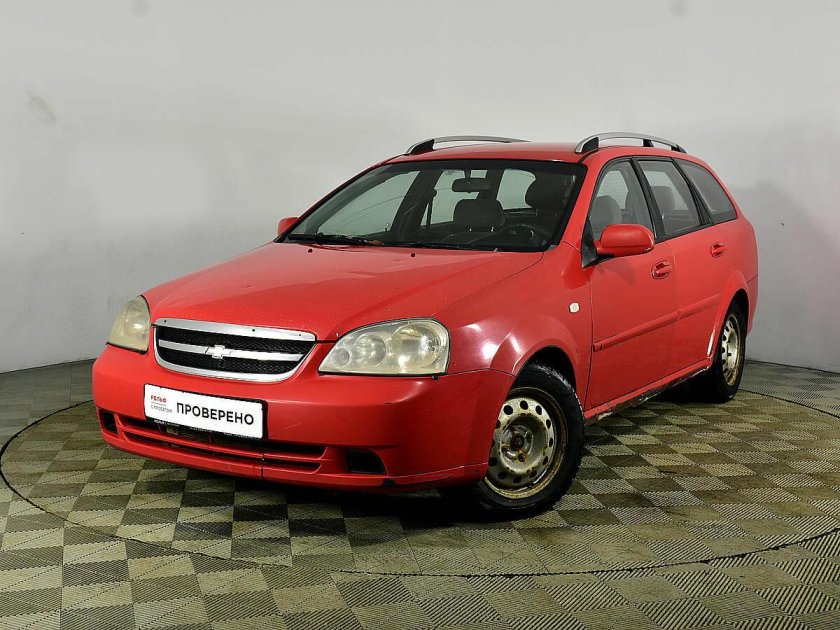 Шевроле универсал красный