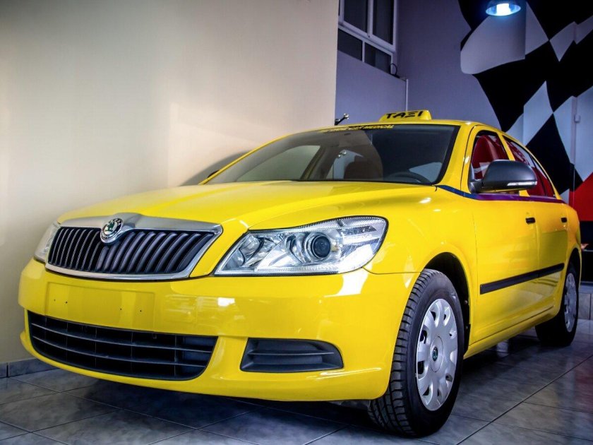 Škoda Octavia желтая