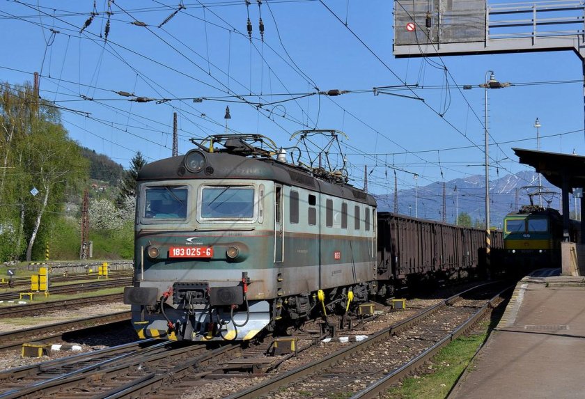 Электровоз 183