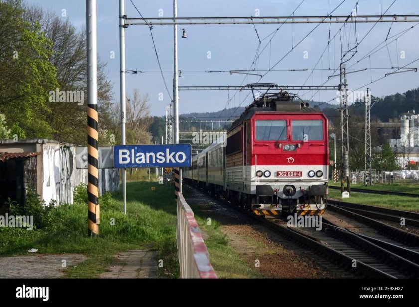 Поезд локомотив