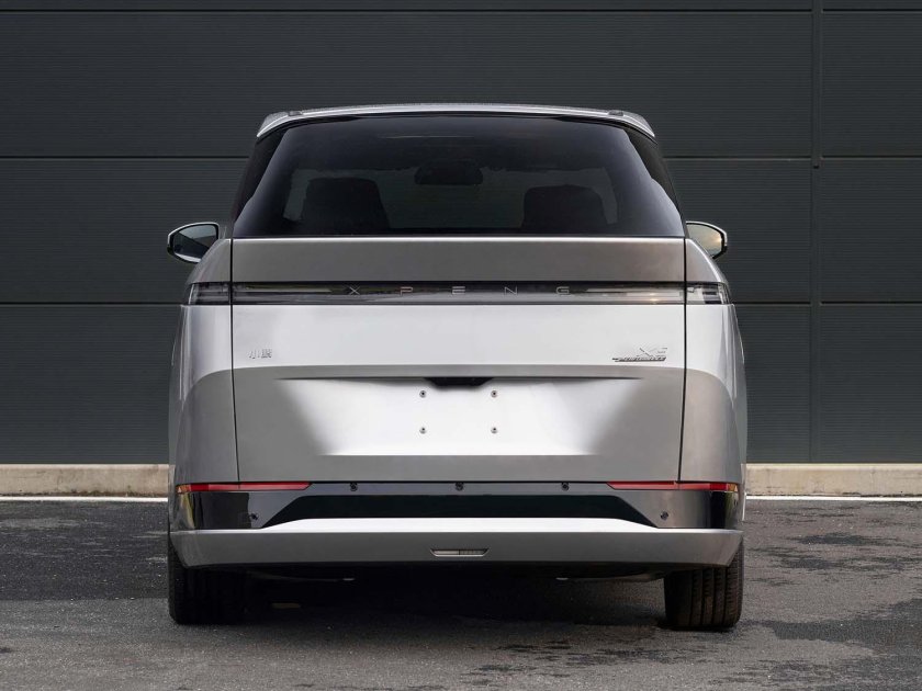 Xpeng x9 MPV