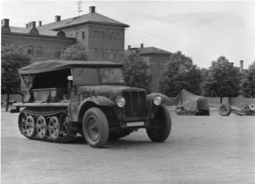 Полугусеничный тягач sd kfz 7