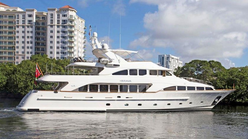 Яхта Benetti 105