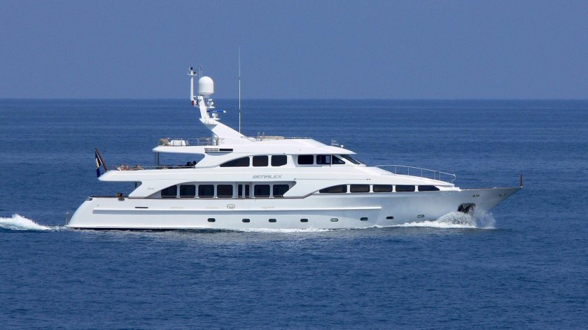 Benetti b.Century 75m здфты