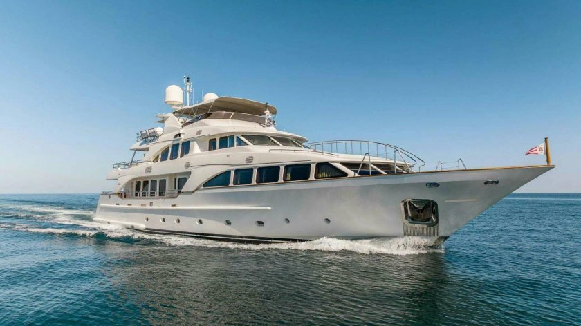 Яхты Benetti Classic 121