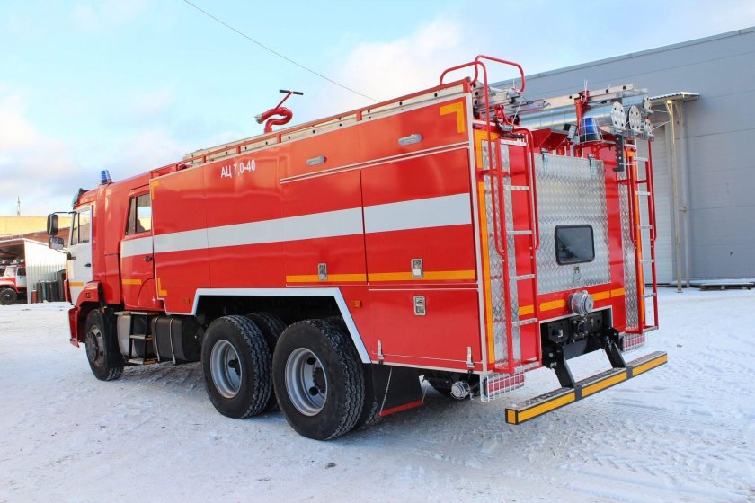 АЦ 7-40 (КАМАЗ-43118).