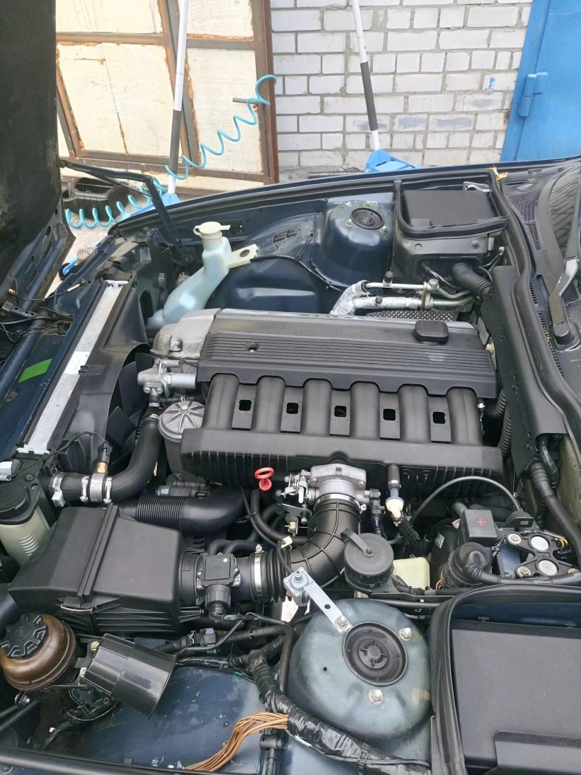 БМВ 520 двигатель м50