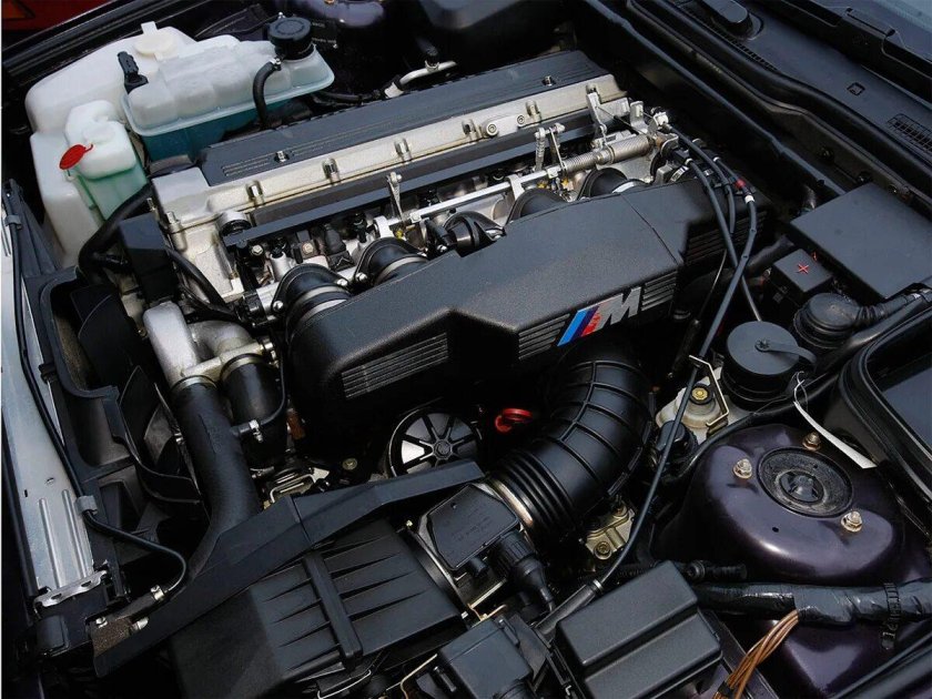BMW e34 m5 мотор