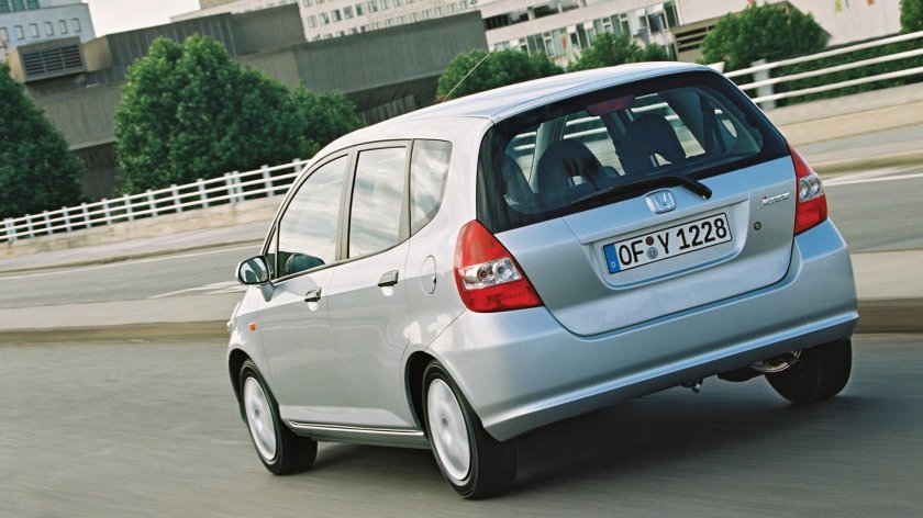 Honda Jazz 1 поколение