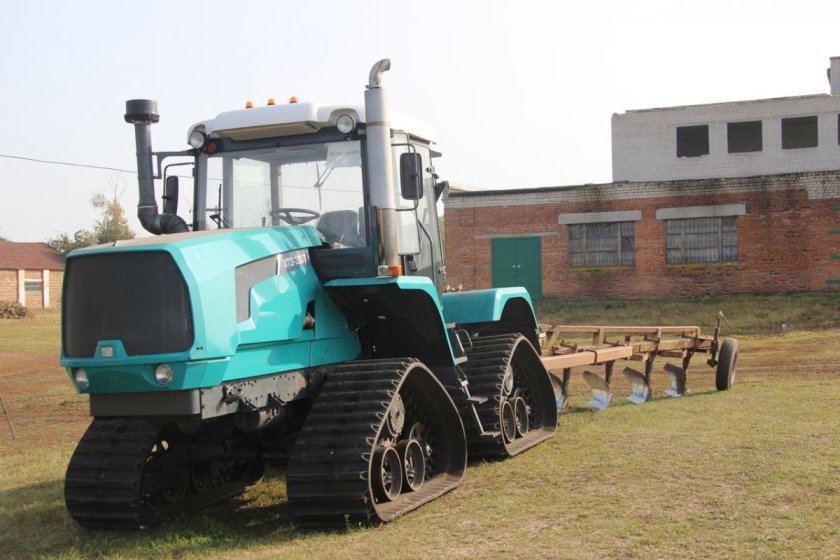 Трактор ХТЗ 242к