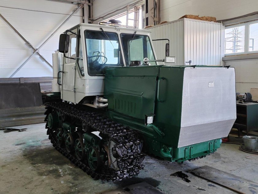 Гусеничный трактор т 150