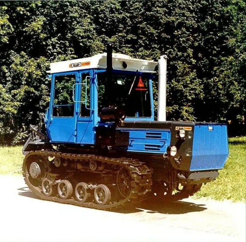 Гусеничный трактор БТЗ-181