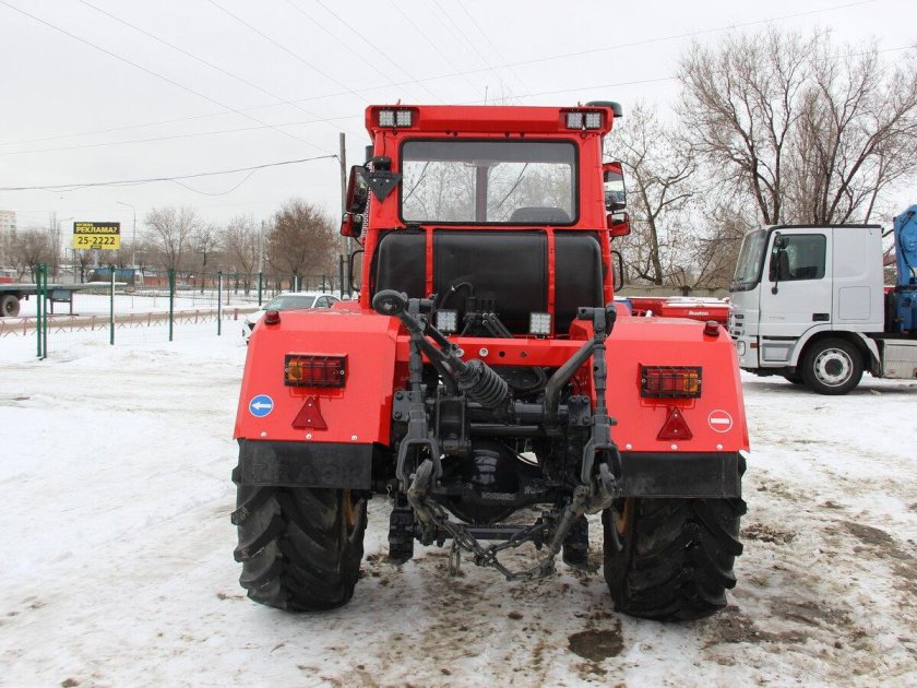 Трактор хтз