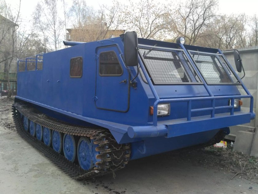 Снегоболотоход гусеничный узгт-701