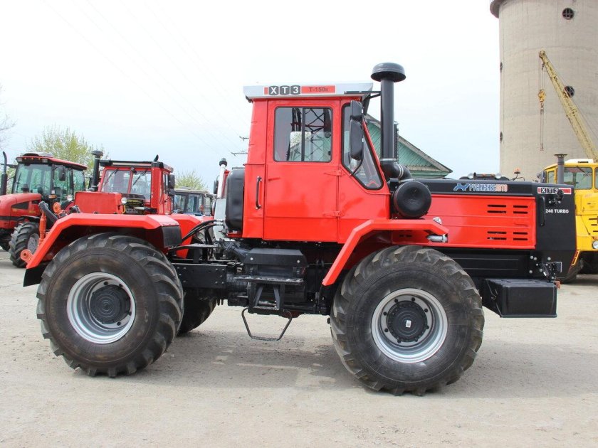 Трактор ХТА-208.1СХ