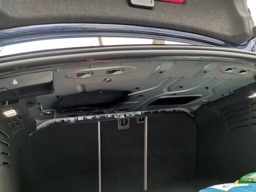 Обшивка крышки багажника