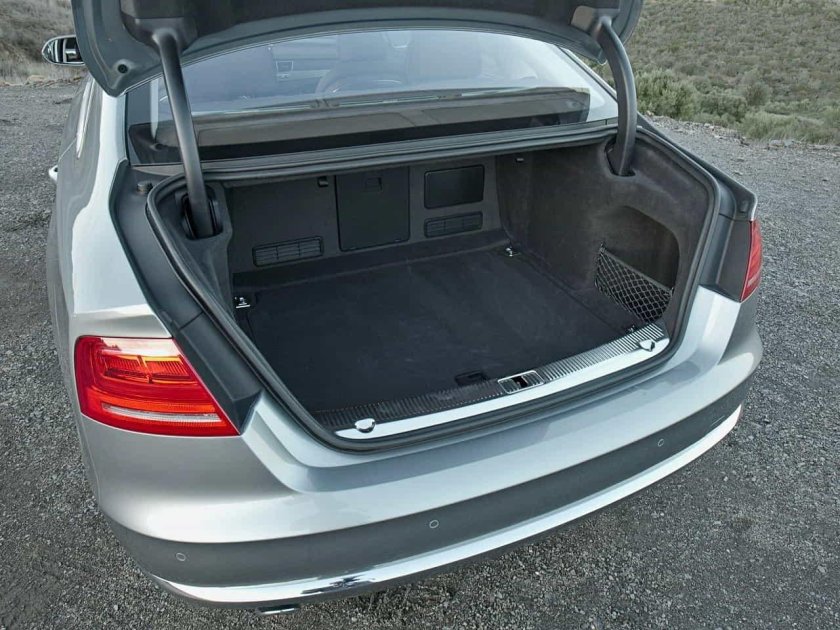 Audi a8 d5 багажник