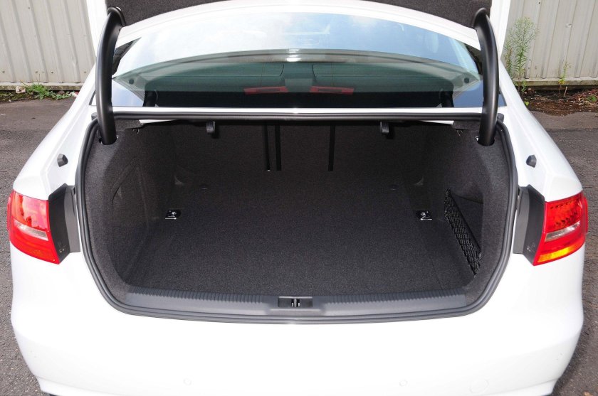 Audi a4 b8 багажник