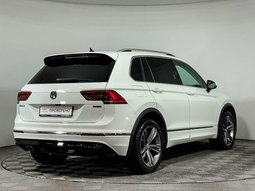 Белый фольксваген тигуан