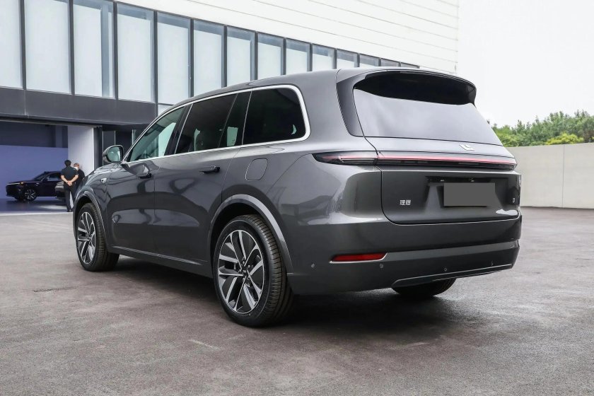 Машина Lixiang l9