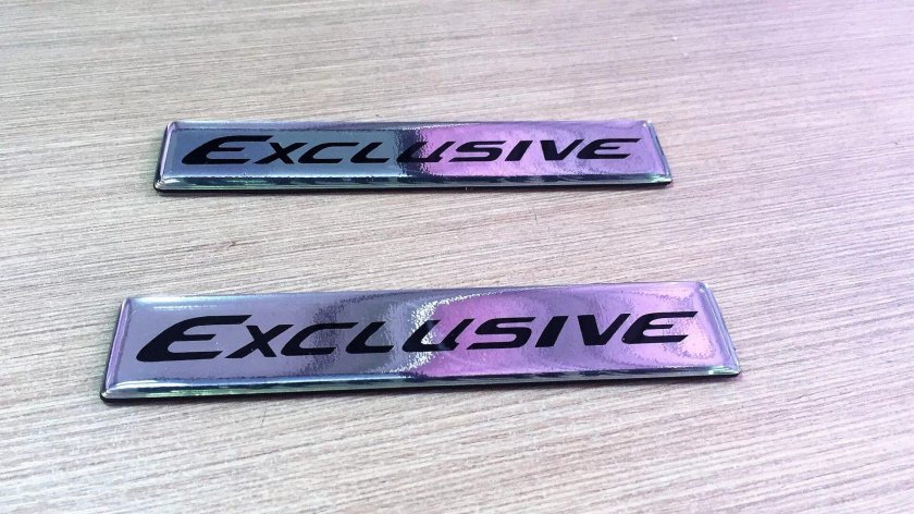 Шильдик Exclusive Тойота Камри