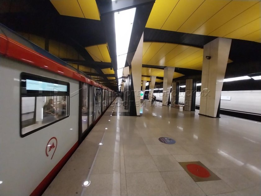 Деловой центр станция метро