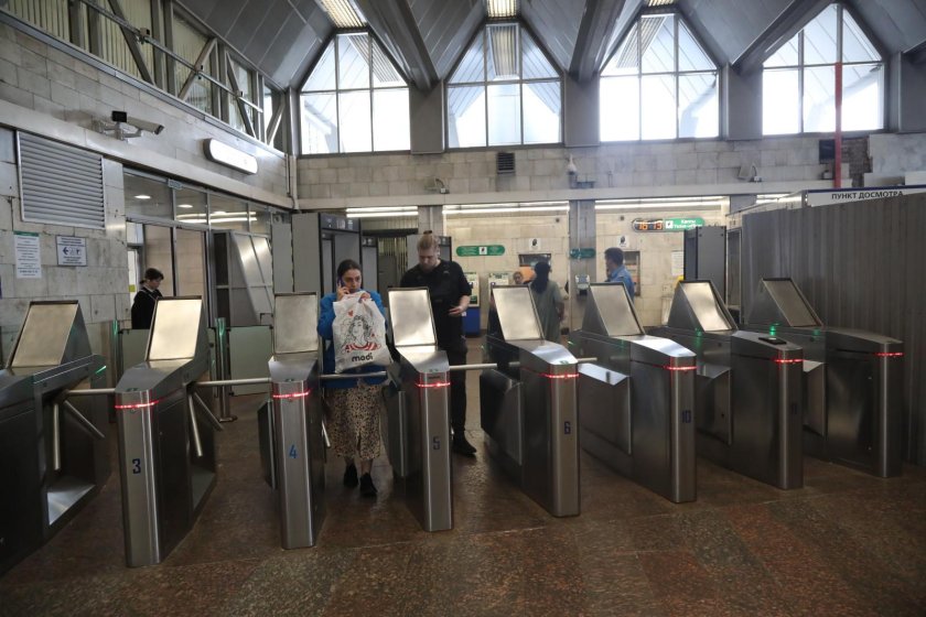 Турникеты в санкт-петербургском метро