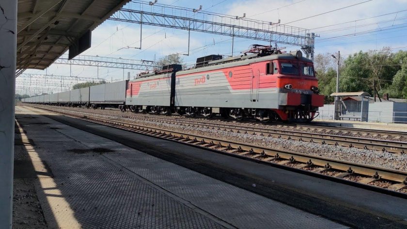 Грузовой поезд ржд