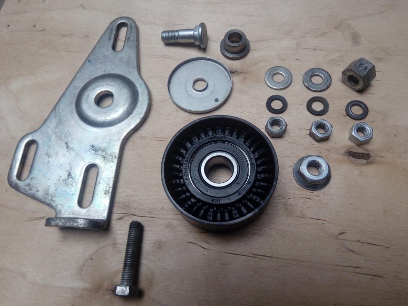 Натяжитель ремня генератора Нива Шевроле