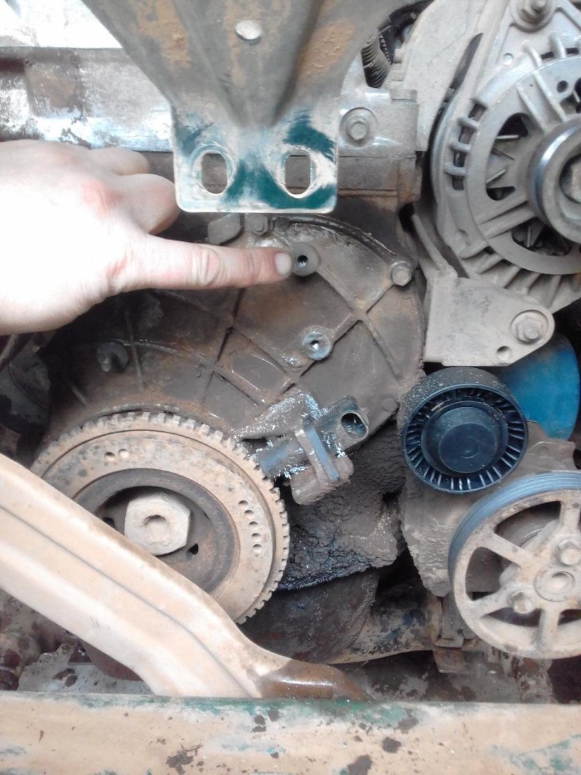 Шпилька натяжителя ремня Нива Шевроле