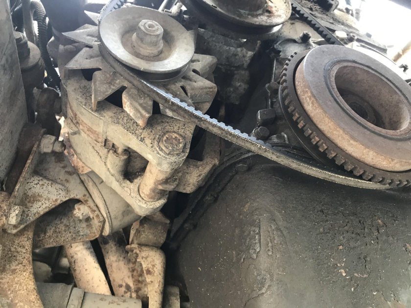 Замена приводного ремня Нива Тревел