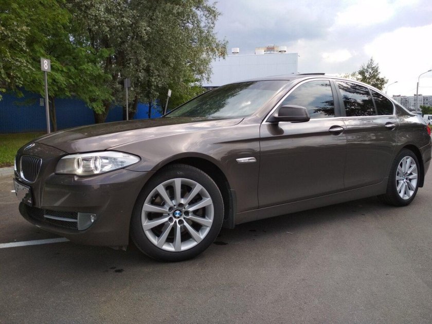 BMW 523i 2011