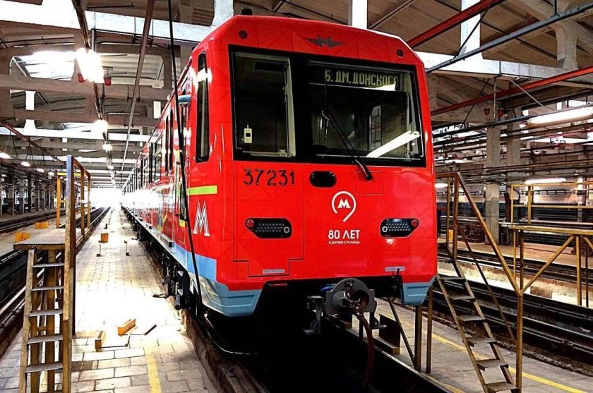 81-760 80 Лет метро