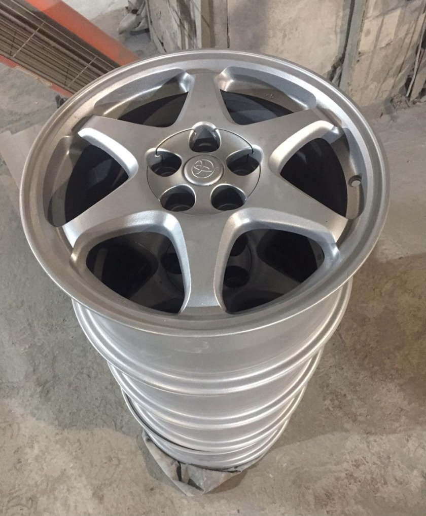 Тойота Калдина 210 на дисках