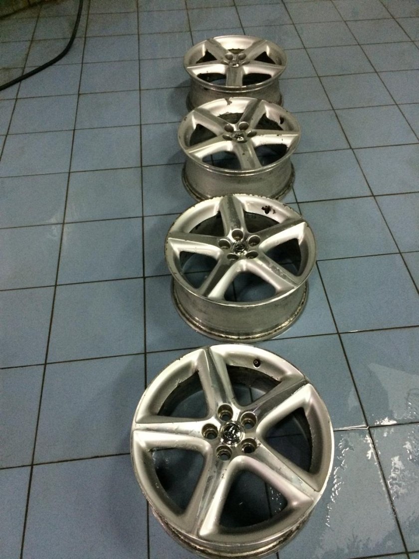 Тойота Калдина 210 на дисках