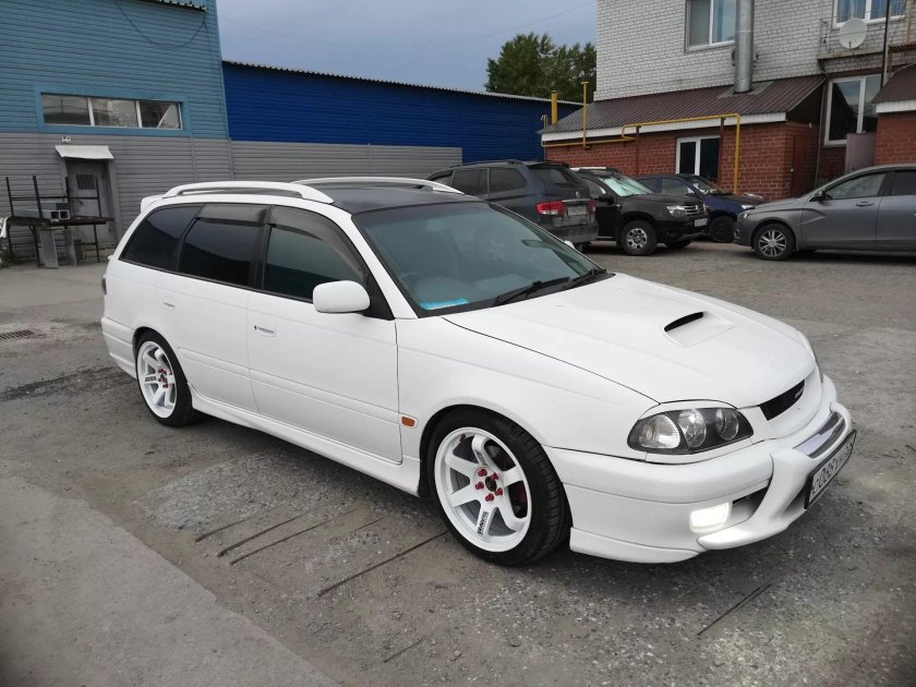 Тойота Калдина 210