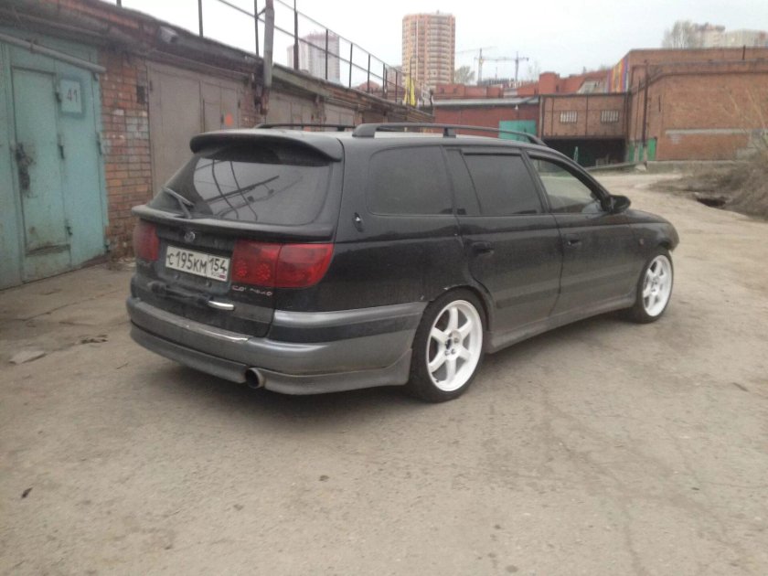 Тойота Калдина 195