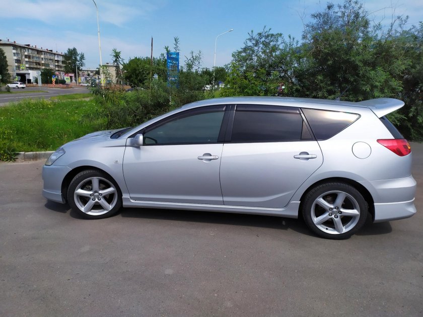 Тойота Калдина 241