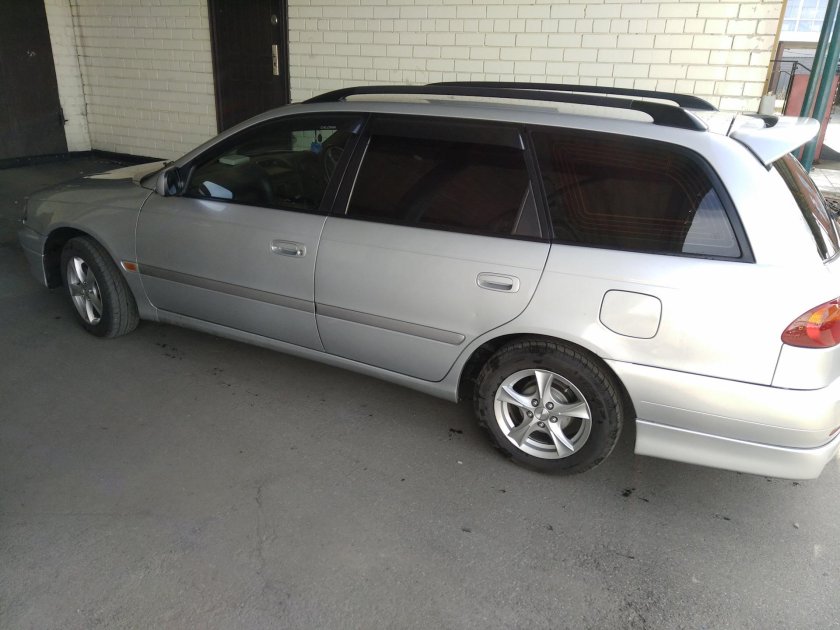 Тойота Калдина 210 на дисках