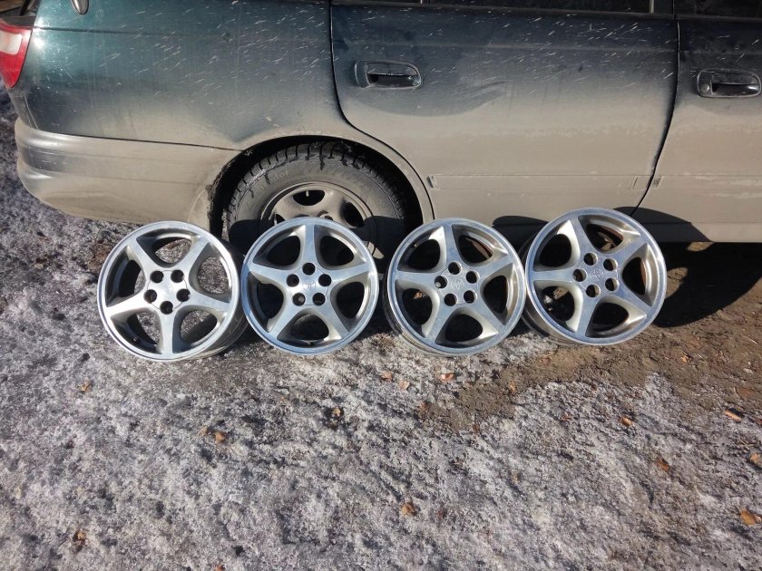 Диски Toyota Caldina r15