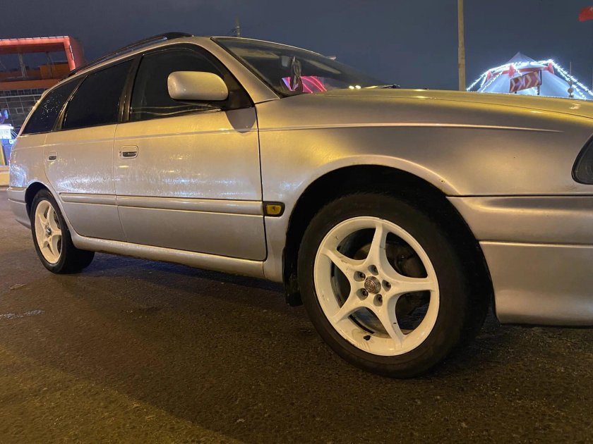 Тойота калдина 1998