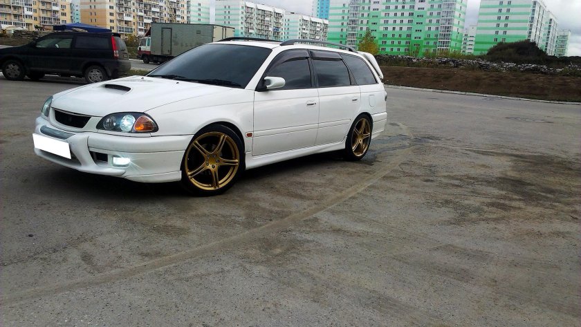 Тойота Калдина 210