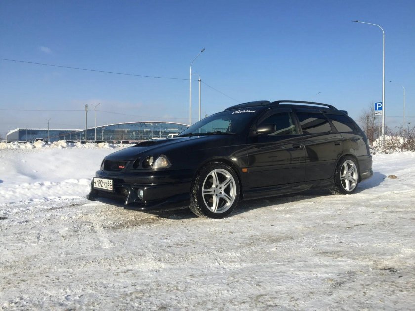 Toyota Caldina st215