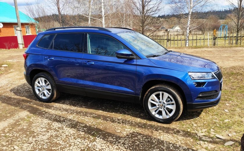 Škoda Karoq синяя