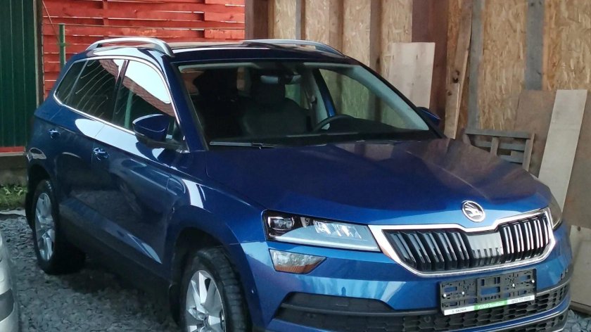 Skoda Karoq синий